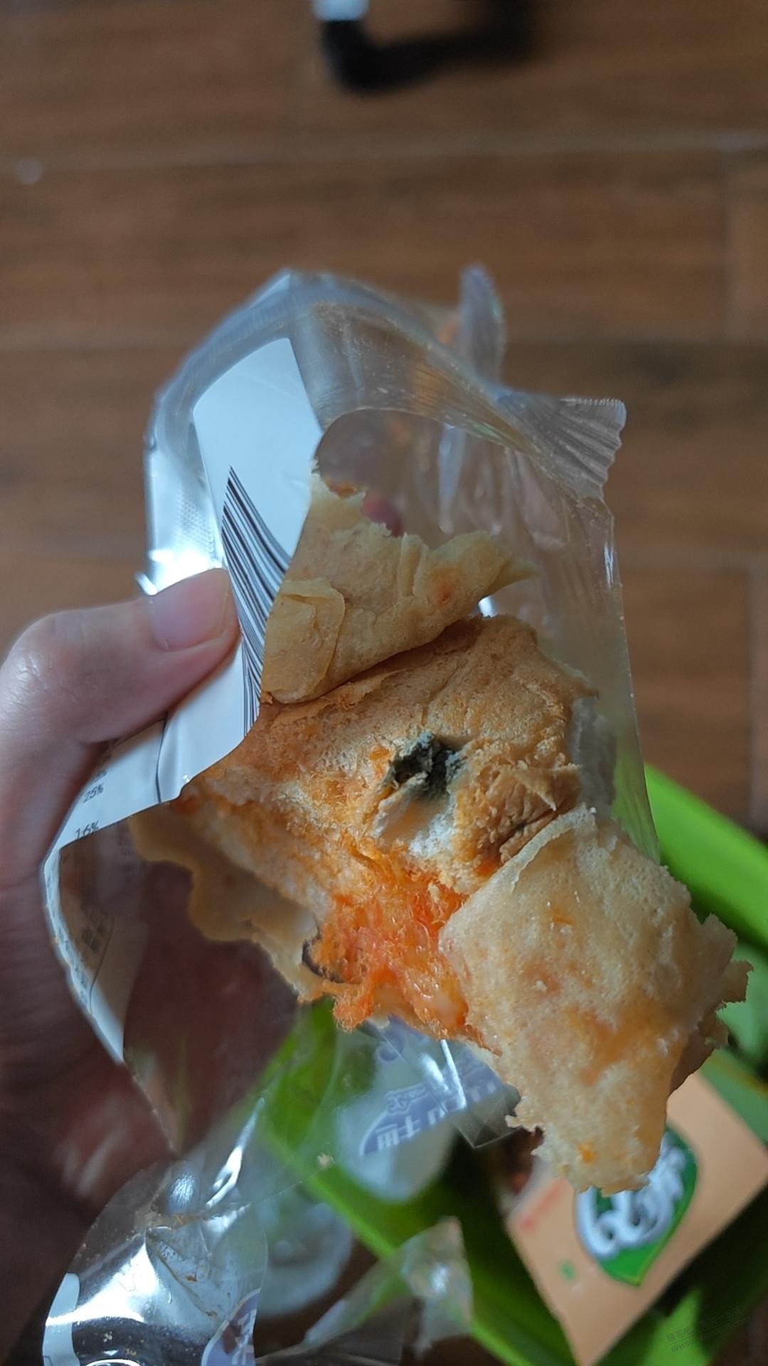 面包吃了一大半剩一点发现发霉了