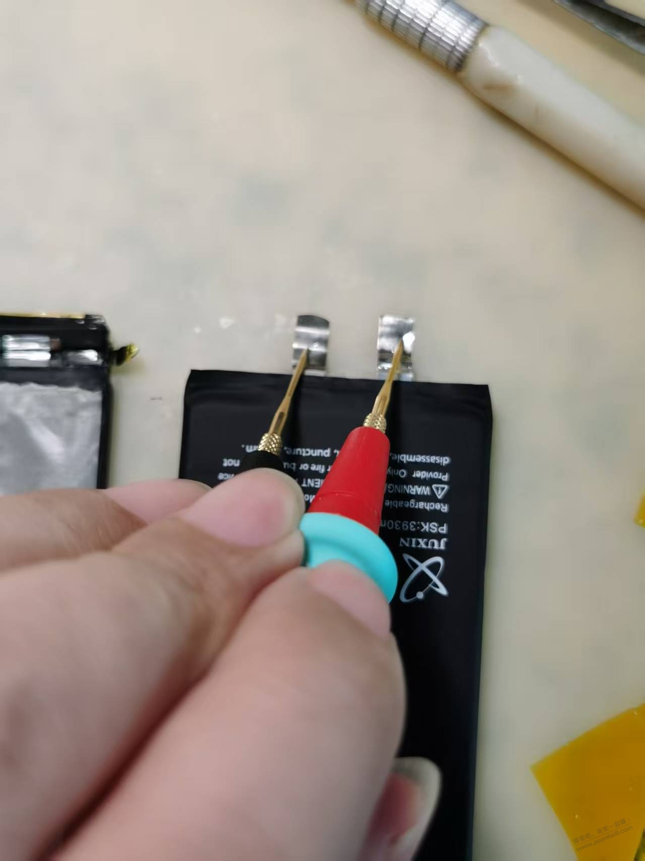 苹果12 自己换电池 搞定，比以前耐用多了