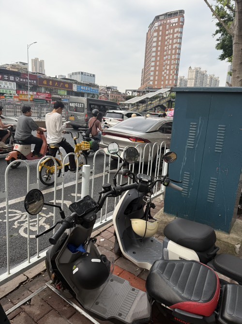 兄弟们问一个事，关于交规