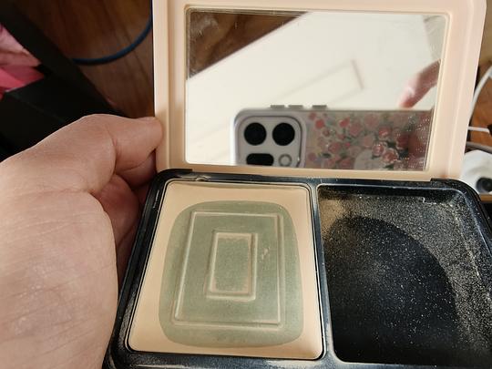 玫珂菲粉饼好价105-132r 色号1N03