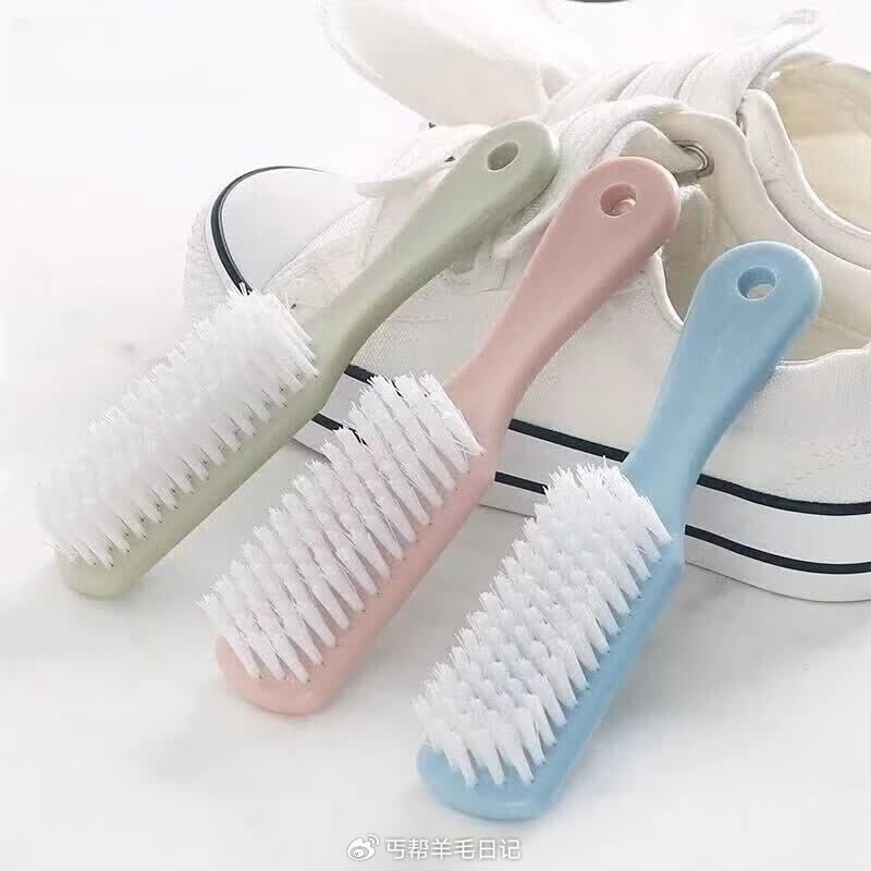 𝟎.𝟏亓鞋刷1把 𝟎.𝟏亓圆形锅刷1只 𝟎.𝟏亓欧花抹布2条 𝟎.𝟏亓保鲜膜套50只 𝟎.𝟏亓一次性...